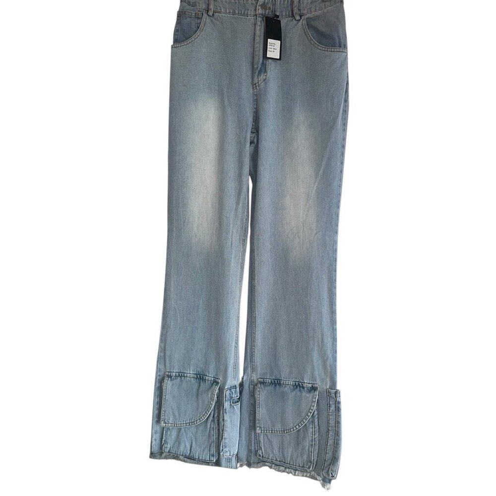 NWT Athina Womens Pocket Hem Cargo Jeans Sz M Light Wash Straight Baggy